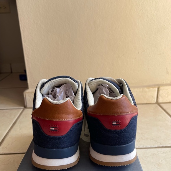 Tommy Hilfiger shoes size 10!!!! - Picture 4 of 7